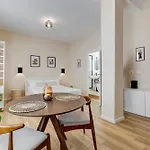 Apartment Urbana 24 *